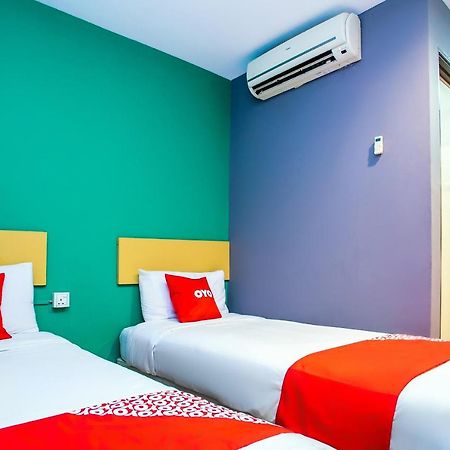 Oyo 89688 Alor Street Hotel كوالالمبور المظهر الخارجي الصورة